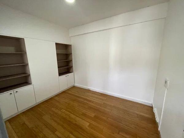 Location Bureau 57 m2 à Fort-de-France