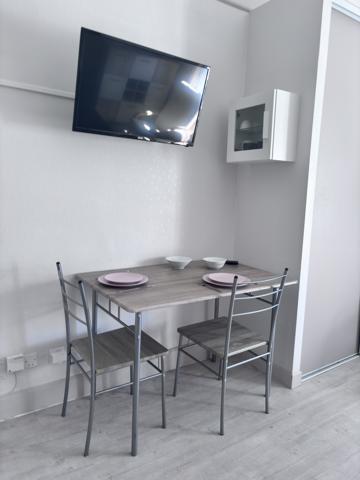 CHÂTEL-GUYON – A LOUER STUDIO MEUBLÉ 18 m² – RÉSIDENCE SÉCURISÉE Châtel-Guyon (63140)