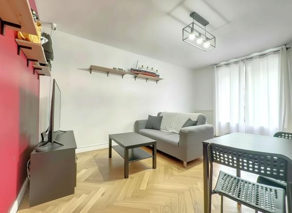 Appartement 2 pièces proche Part-Dieu en rez de chaussée sur cour