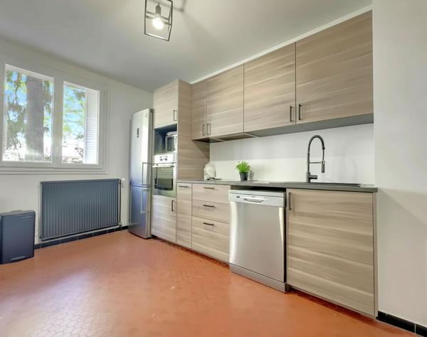 Appartement 2 pièces proche Part-Dieu en rez de chaussée sur cour