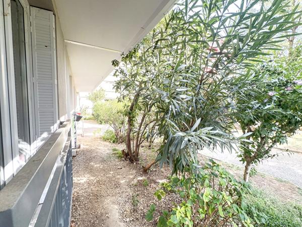 Appartement 2 pièces proche Part-Dieu en rez de chaussée sur cour