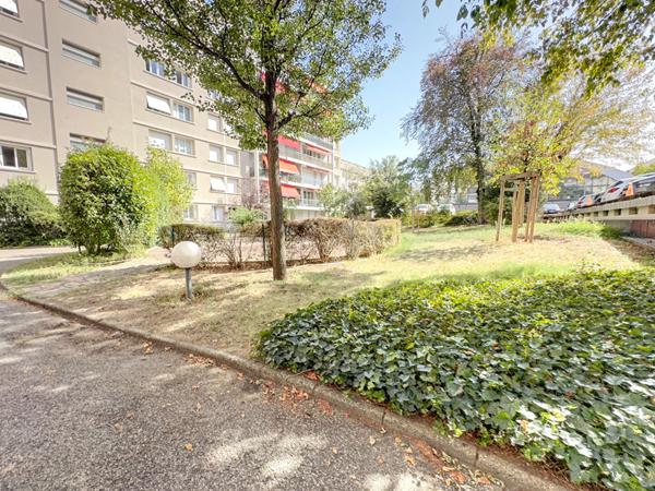 Appartement 2 pièces proche Part-Dieu en rez de chaussée sur cour