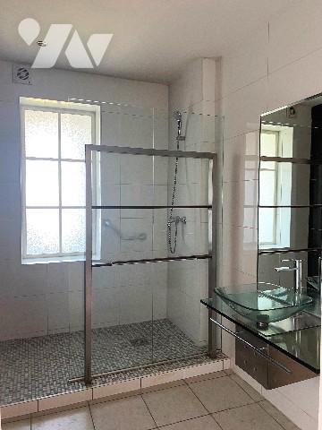 GRAND APPARTEMENT AVEC GARAGE / TASSIN LA DEMI LUNE / SECTEUR GRAND BOIS L AIGAS