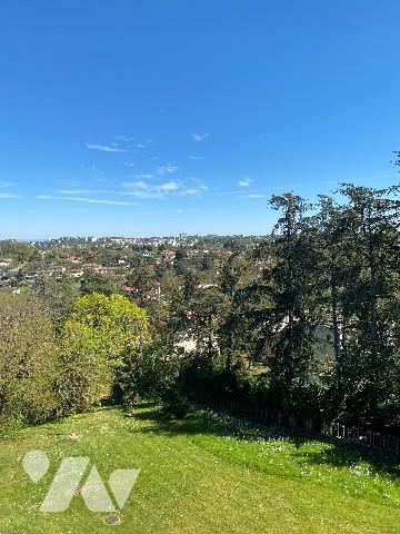 GRAND APPARTEMENT AVEC GARAGE / TASSIN LA DEMI LUNE / SECTEUR GRAND BOIS L AIGAS