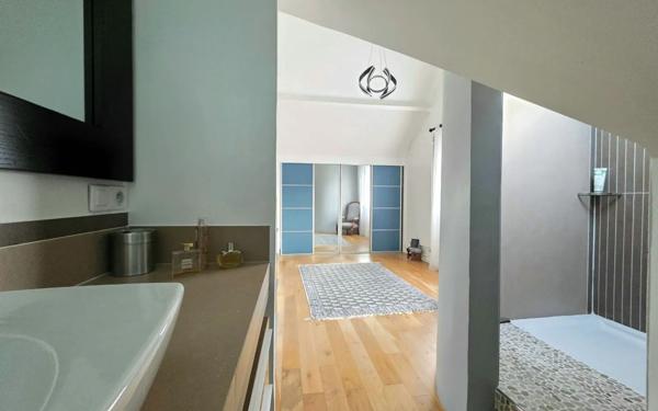 Maison à vendre    6 pièces •  Verneuil-sur-Seine