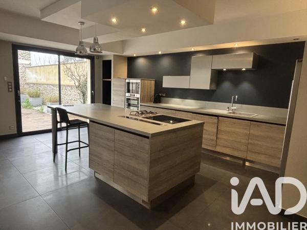 Maison à vendre 8 pièces 188 m² Laval