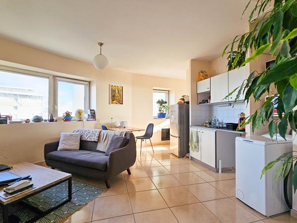 APPARTEMENT TRAVERSANT DE TYPE 2 LA ROCHELLE / LES MINIMES  La rochelle