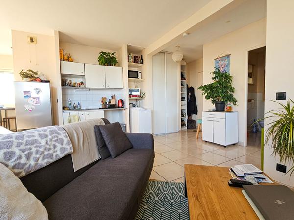 APPARTEMENT TRAVERSANT DE TYPE 2 LA ROCHELLE / LES MINIMES  La rochelle