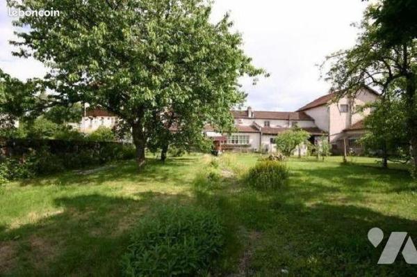Maison à Vendre à Rambervillers (88700) en Vosges (88)

Cette maison propose une surface habi...