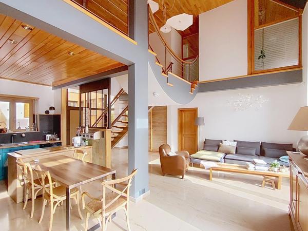 Maison individuelle 5 pièces et 3 appartements F2/F1