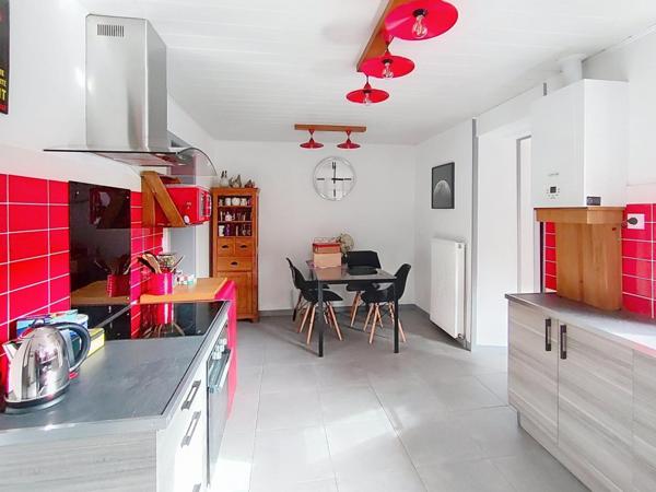 Maison individuelle 5 pièces et 3 appartements F2/F1