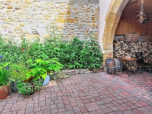 Maison individuelle 5 pièces et 3 appartements F2/F1