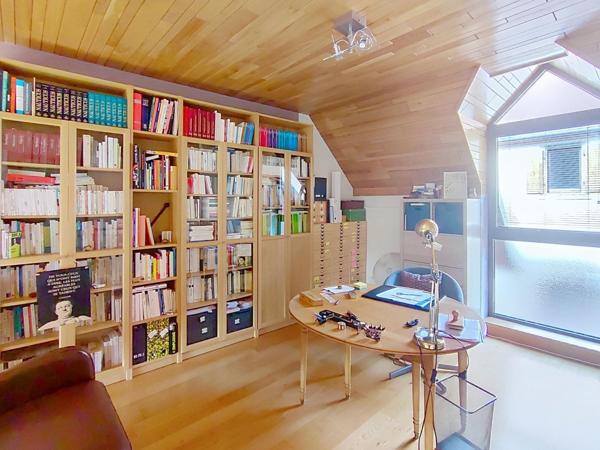 Maison individuelle 5 pièces et 3 appartements F2/F1