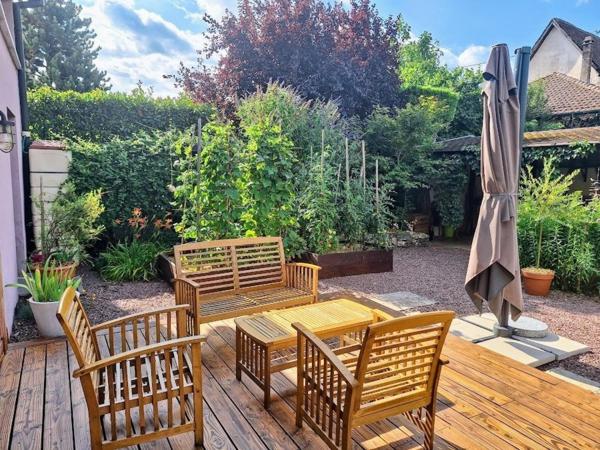 Maison individuelle 5 pièces et 3 appartements F2/F1