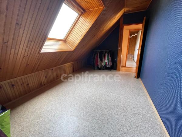 Maison sur sous-sol 4 chambres.