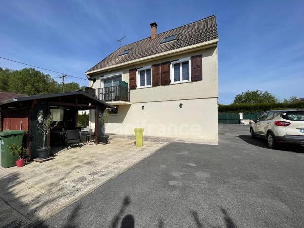 Maison sur sous-sol 4 chambres.
