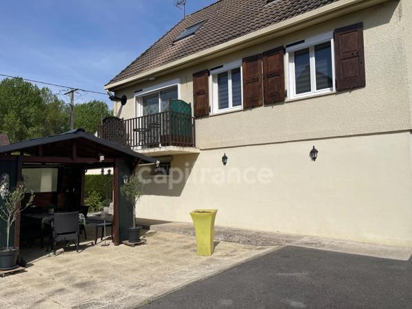 Maison sur sous-sol 4 chambres.