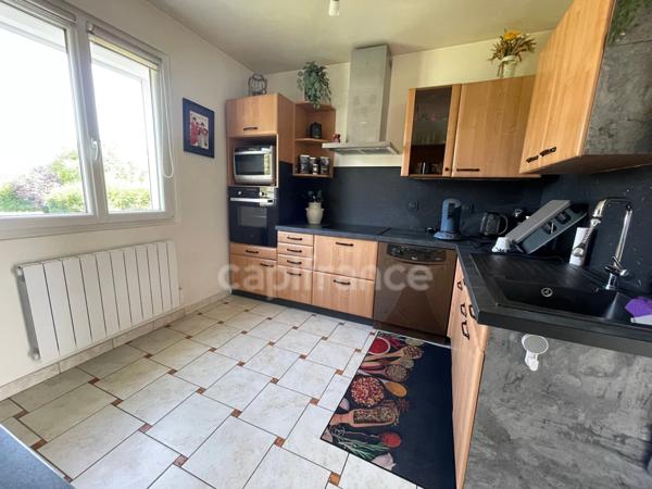 Maison sur sous-sol 4 chambres.