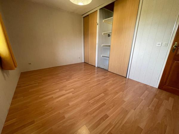 Maison sur sous-sol 4 chambres.