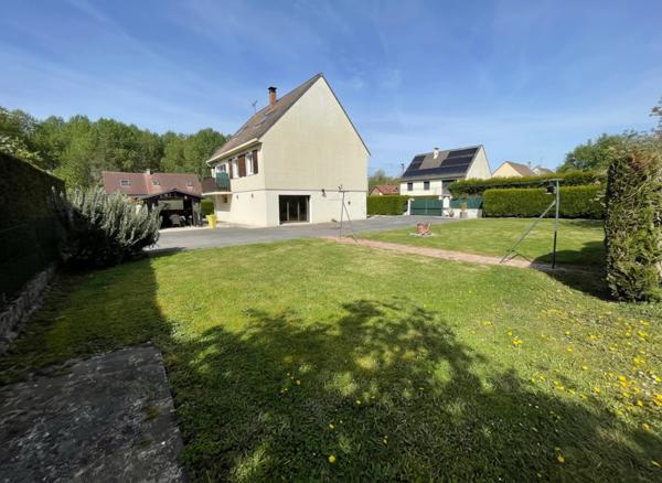 Maison sur sous-sol 4 chambres.