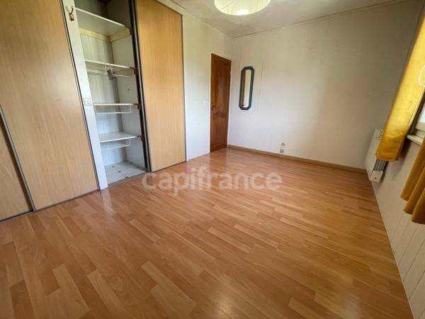 Maison sur sous-sol 4 chambres.