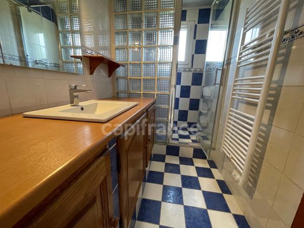 Maison sur sous-sol 4 chambres.