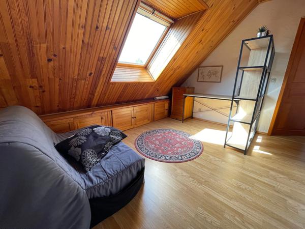 Maison sur sous-sol 4 chambres.