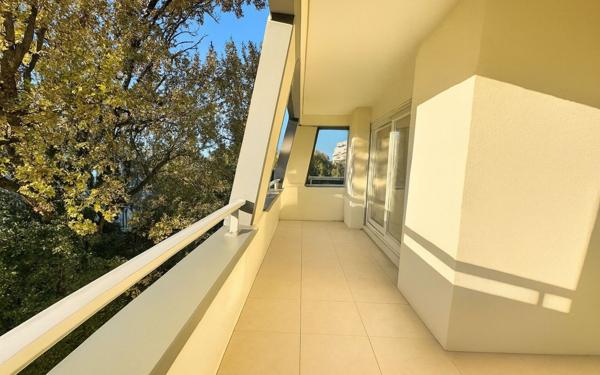 Appartement à vendre    3 pièces • 70,74 m2 Le Bouscat