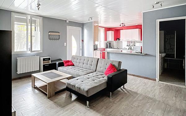 Appartement à louer    1 pièce •  Écuisses