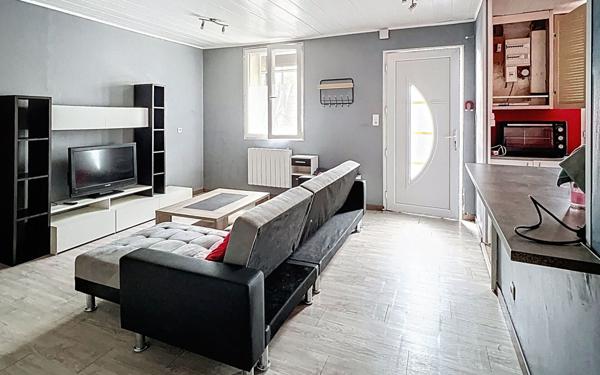 Appartement à louer    1 pièce •  Écuisses