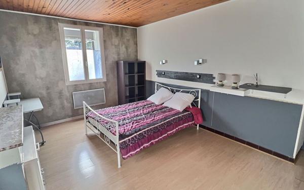 Appartement à louer    1 pièce •  Écuisses