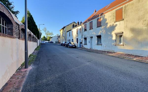 Appartement à louer    1 pièce •  Écuisses