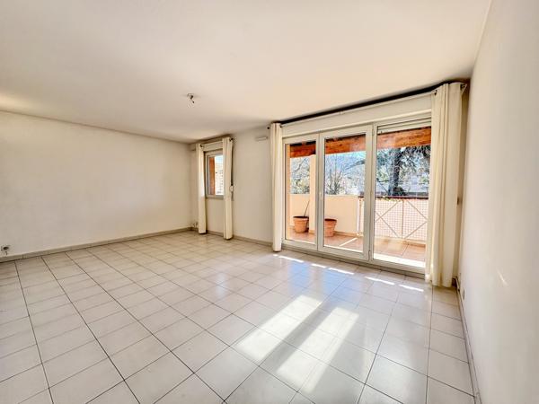 Marseille (13010) APPARTEMENT T4 de 79m2 & TERRASSE à ST TRONC