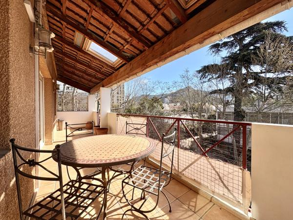 Marseille (13010) APPARTEMENT T4 de 79m2 & TERRASSE à ST TRONC