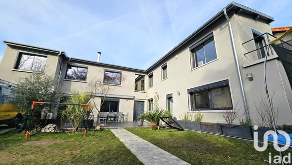 Maison traditionnelle 7 pièces de 173 m² à Champigny-sur-Marne (94500)