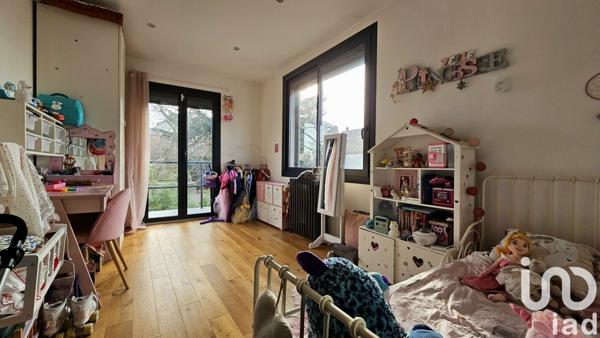 Maison traditionnelle 7 pièces de 173 m² à Champigny-sur-Marne (94500)