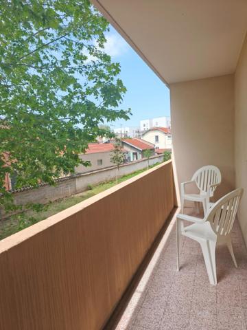 Grand T1 bis de 29 M2 avec Balcon - avec TRAVAUX
