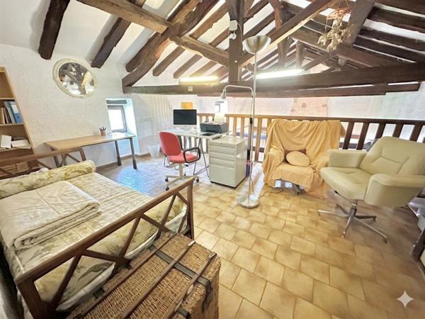 Cahors, maison 5 chambres sur près de 1400 m2 de terrain avec piscine