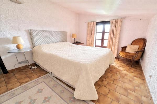 Cahors, maison 5 chambres sur près de 1400 m2 de terrain avec piscine