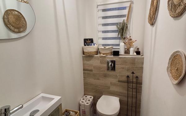 Maison à vendre    4 pièces •  Montrigaud