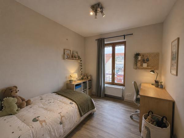 Appartement
         3 pièces
        - 68 m² 239 000 € *