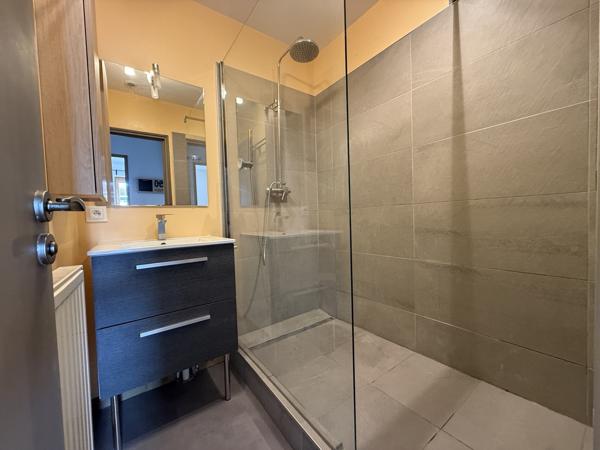 Appartement
         3 pièces
        - 68 m² 239 000 € *