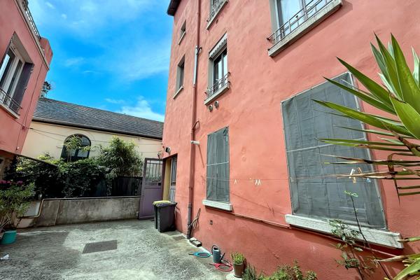 Appartement
         3 pièces
        - 68 m² 239 000 € *