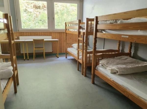 PROPRIETE vendre 20 pièces proche de REMIREMONT (88) sur 2,4 ha avec ETANG, SOURCE