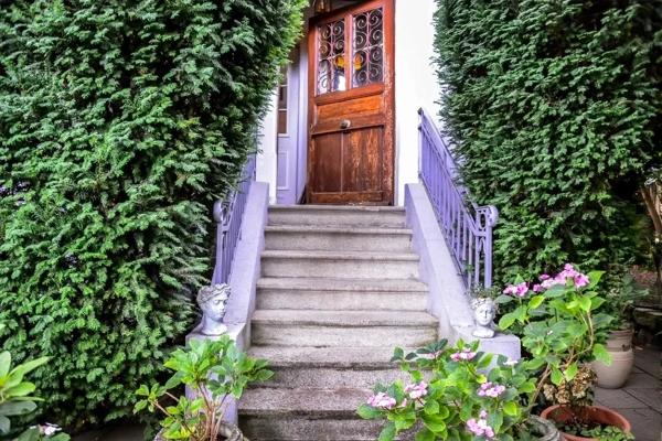 Mulhouse, au coeur du Rebberg, belle maison bourgeoise 5 chambres, au calme d'une discrète impasse