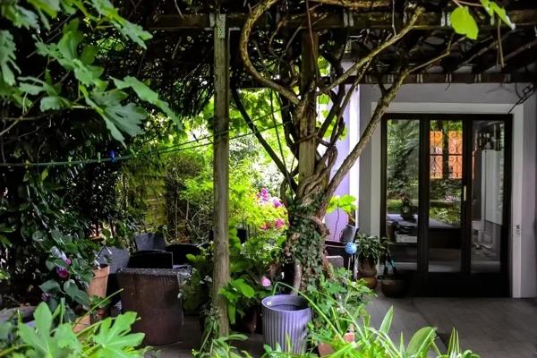 Mulhouse, au coeur du Rebberg, belle maison bourgeoise 5 chambres, au calme d'une discrète impasse