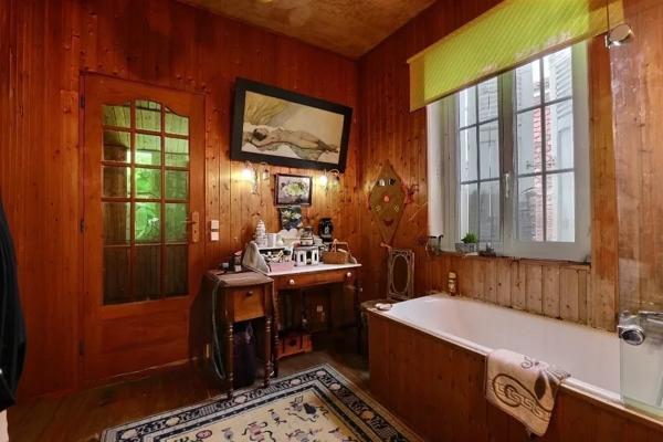 Mulhouse, au coeur du Rebberg, belle maison bourgeoise 5 chambres, au calme d'une discrète impasse