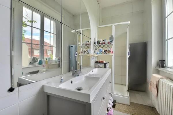 Mulhouse, au coeur du Rebberg, belle maison bourgeoise 5 chambres, au calme d'une discrète impasse