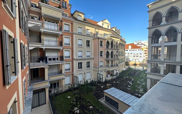 Appartement à louer    2 pièces •  Le Plessis-Robinson