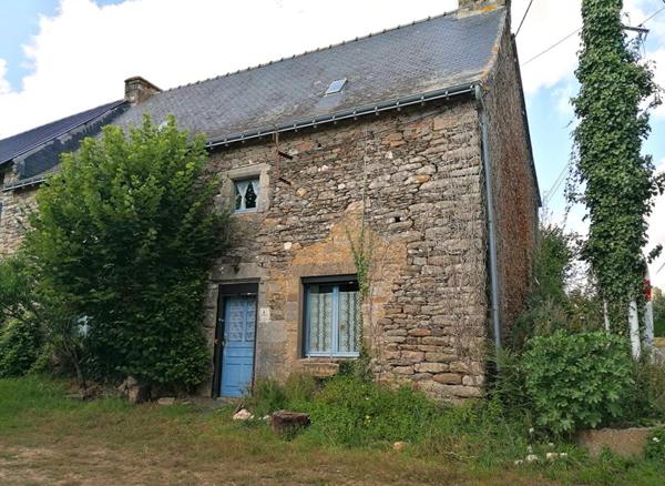 Charmante longère en pierre à rénover